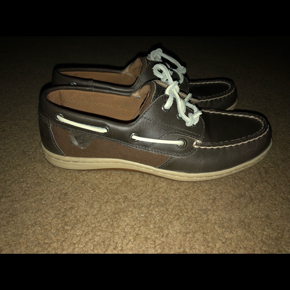 SPERRY BOAT SHOES